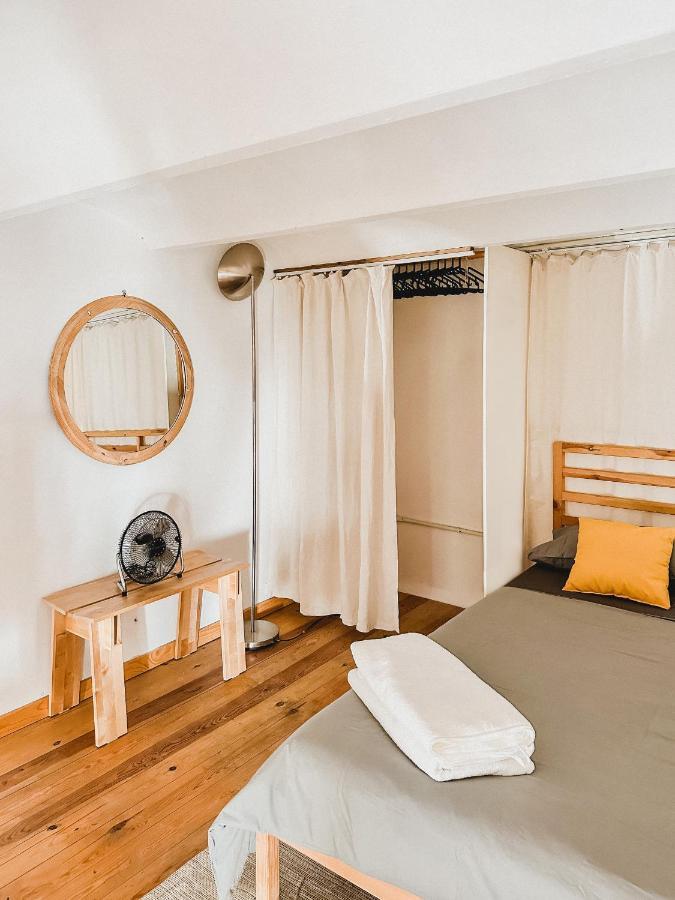 Habitacion Privada, Casa Compartida Con Pareja Private Room, Shared House With A Couple Barcelone Extérieur photo