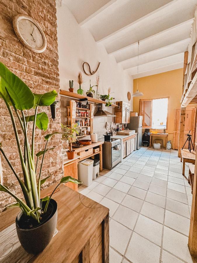 Habitacion Privada, Casa Compartida Con Pareja Private Room, Shared House With A Couple Barcelone Extérieur photo